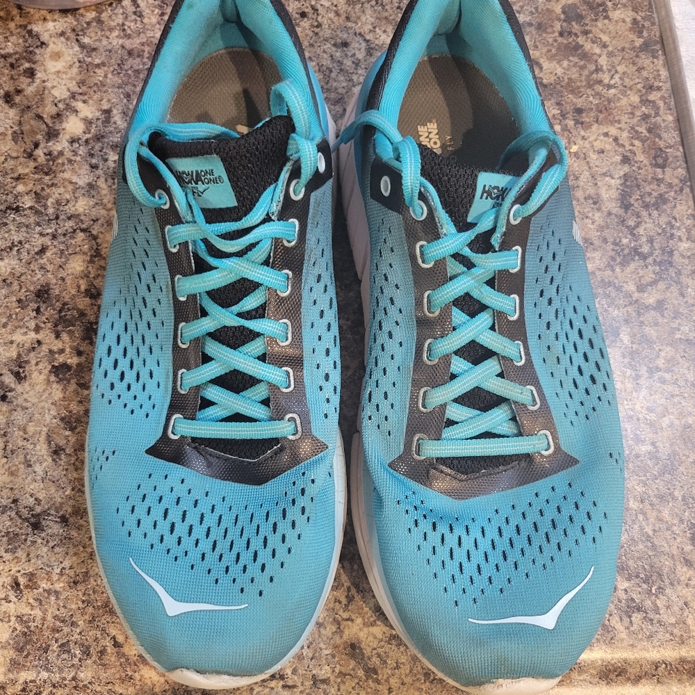 Hoka womens size 9.5 tennis shoes teal color